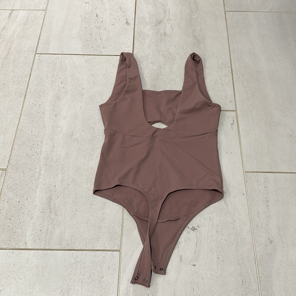 Abercrombie Soft AF body suit, size S. excellent used condition - Picture 2 of 2